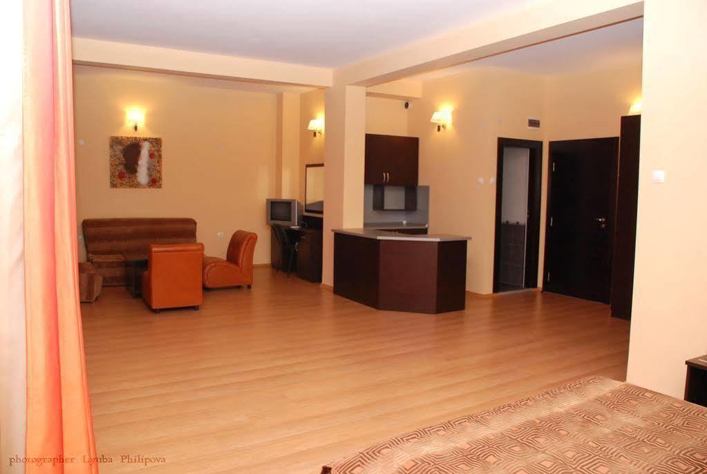 Family Art-Hotel Zora Vratsa ภายนอก รูปภาพ