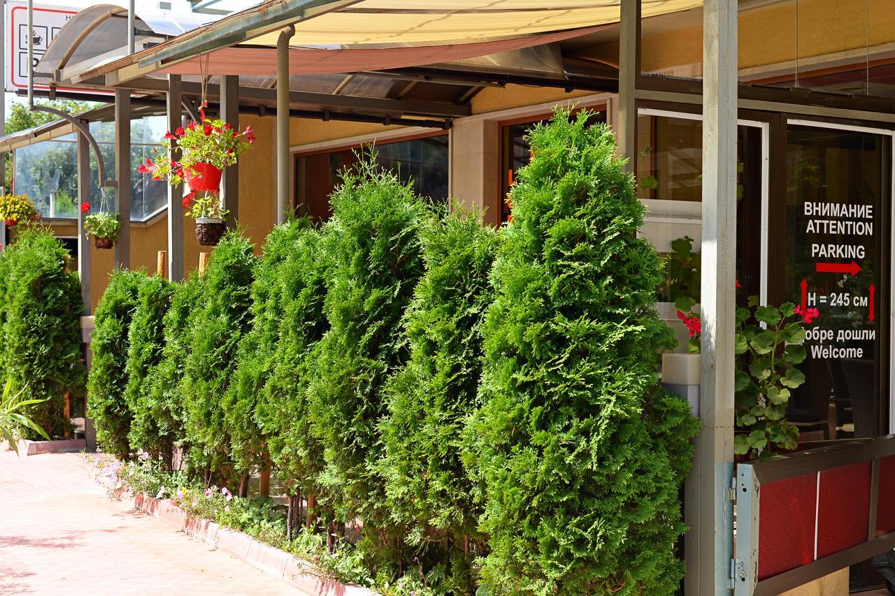 Family Art-Hotel Zora Vratsa ภายนอก รูปภาพ
