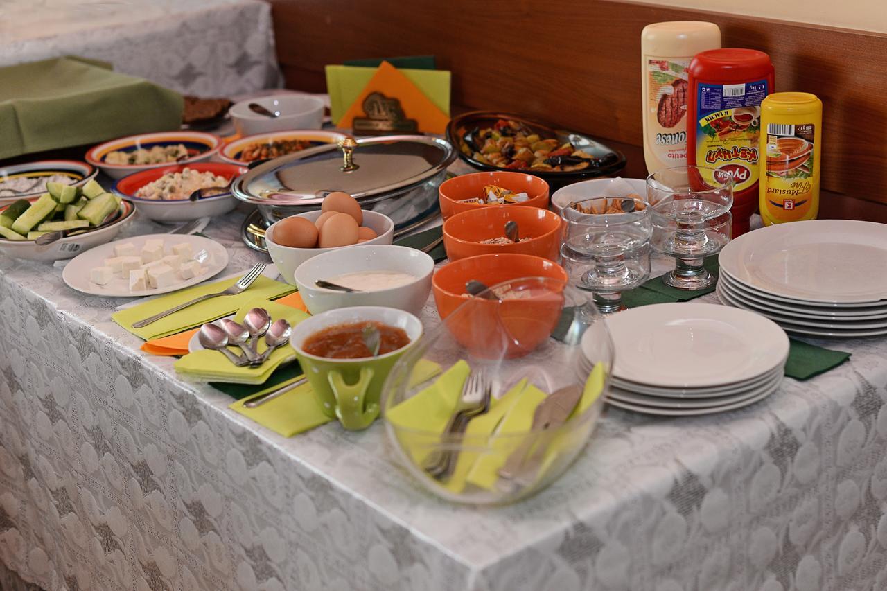 Family Art-Hotel Zora Vratsa ภายนอก รูปภาพ