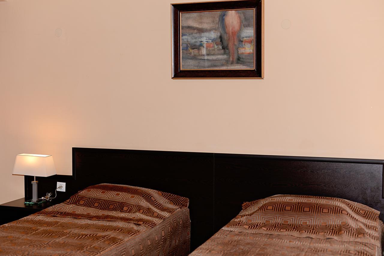 Family Art-Hotel Zora Vratsa ภายนอก รูปภาพ