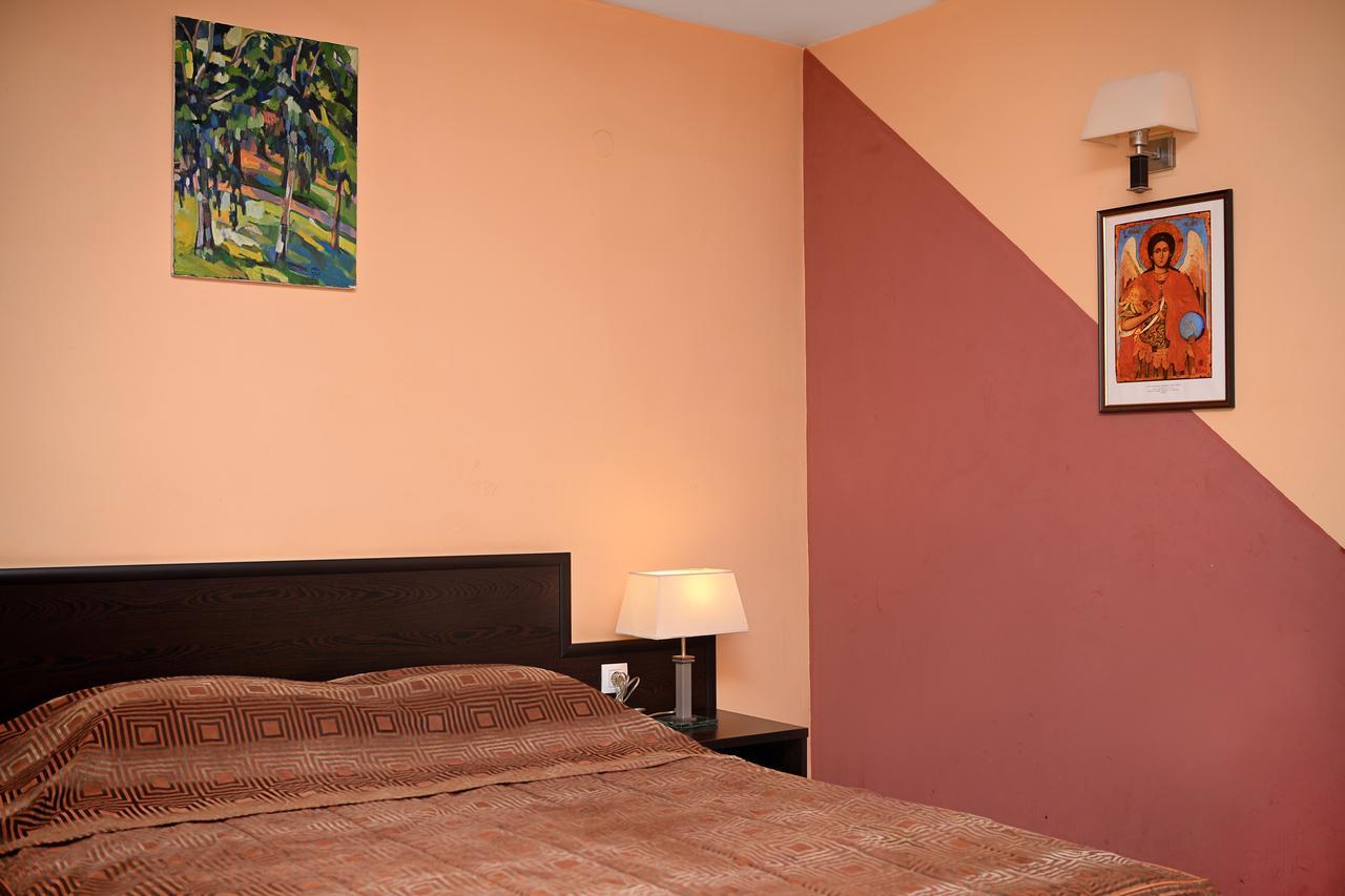 Family Art-Hotel Zora Vratsa ภายนอก รูปภาพ