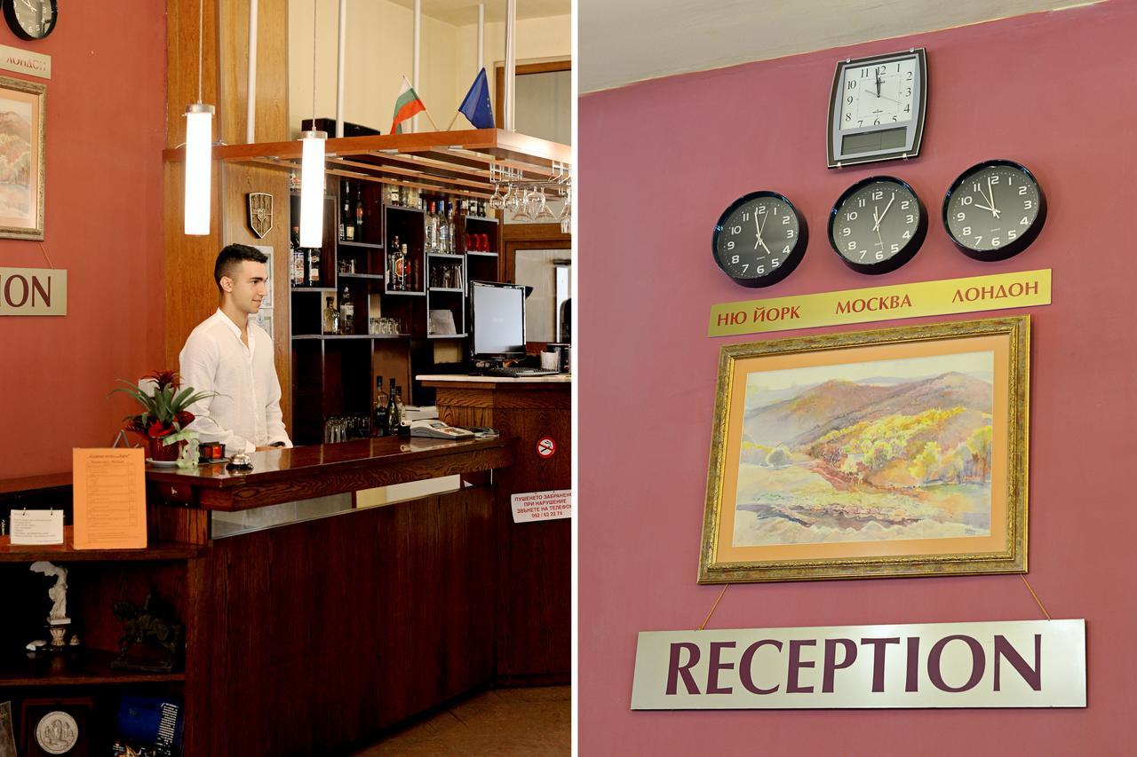 Family Art-Hotel Zora Vratsa ภายนอก รูปภาพ