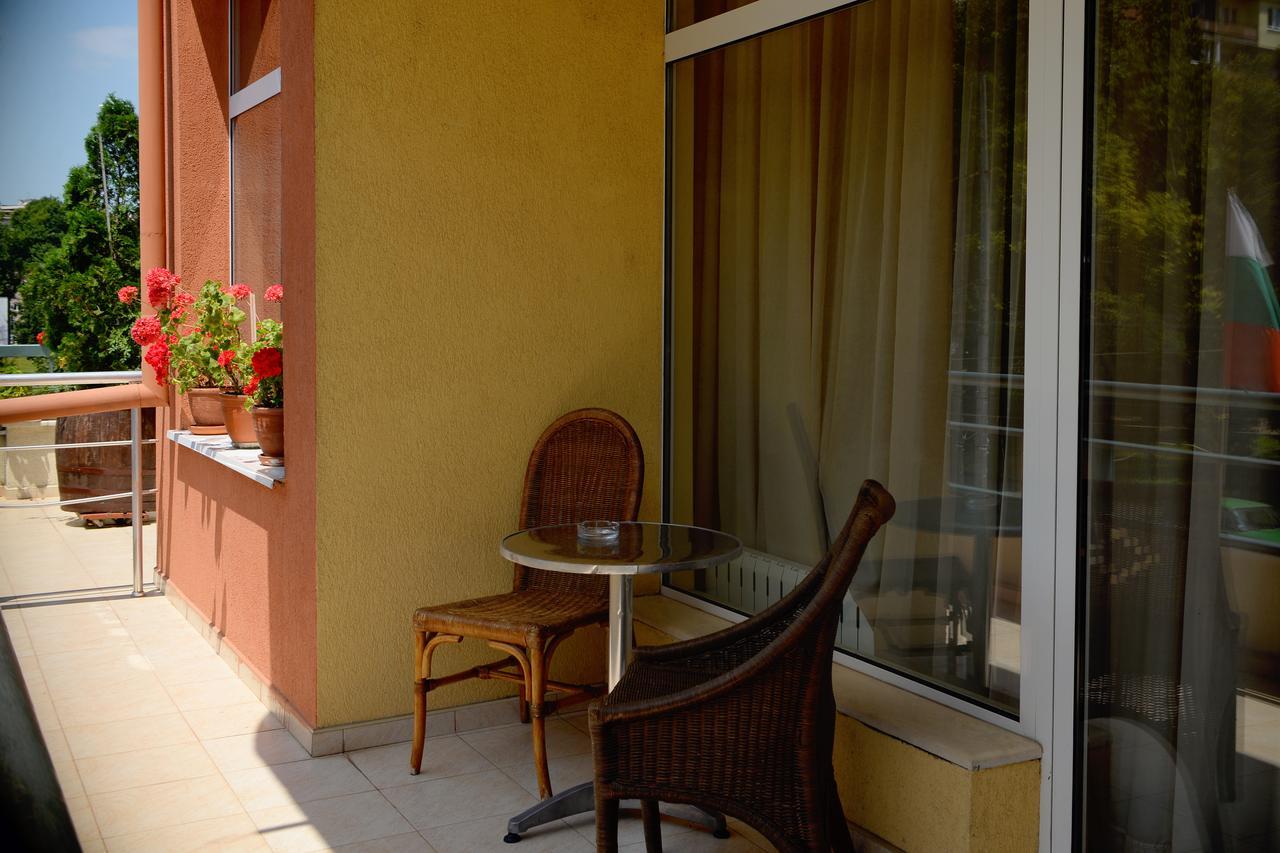 Family Art-Hotel Zora Vratsa ภายนอก รูปภาพ
