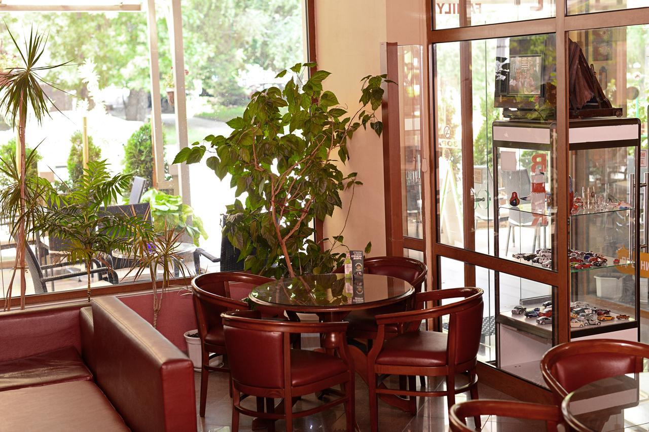 Family Art-Hotel Zora Vratsa ภายนอก รูปภาพ